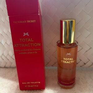 Victoria's Secret Total Attraction Red Eau de Toilette Travel Size 1 fl oz New